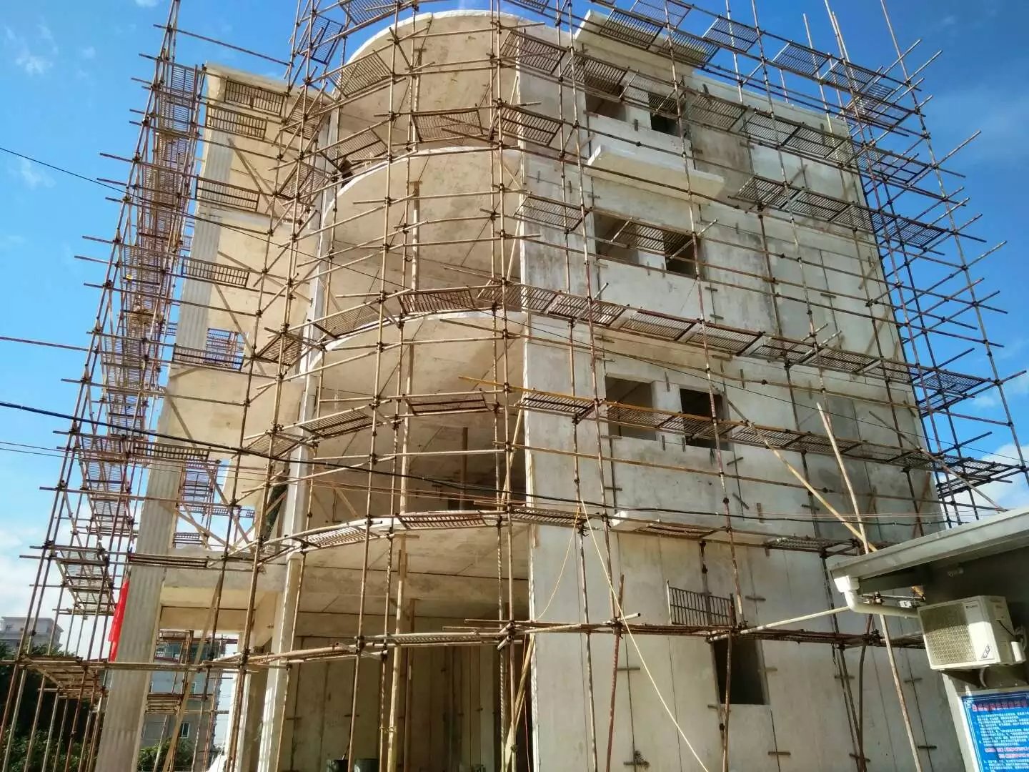 庆安星河绿色环保装配式建材在福建修建的五层别墅建筑